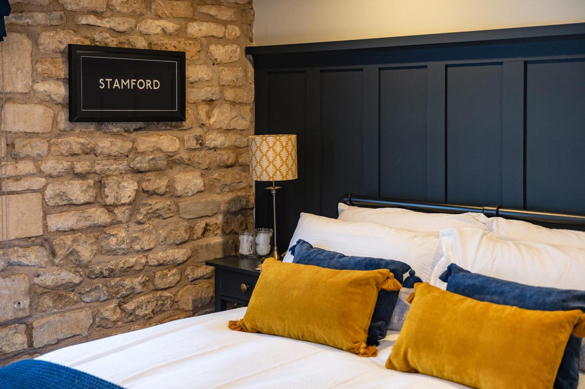 Luxury Town Centre Loft Apartment In Converted Granary Stamford Buitenkant foto