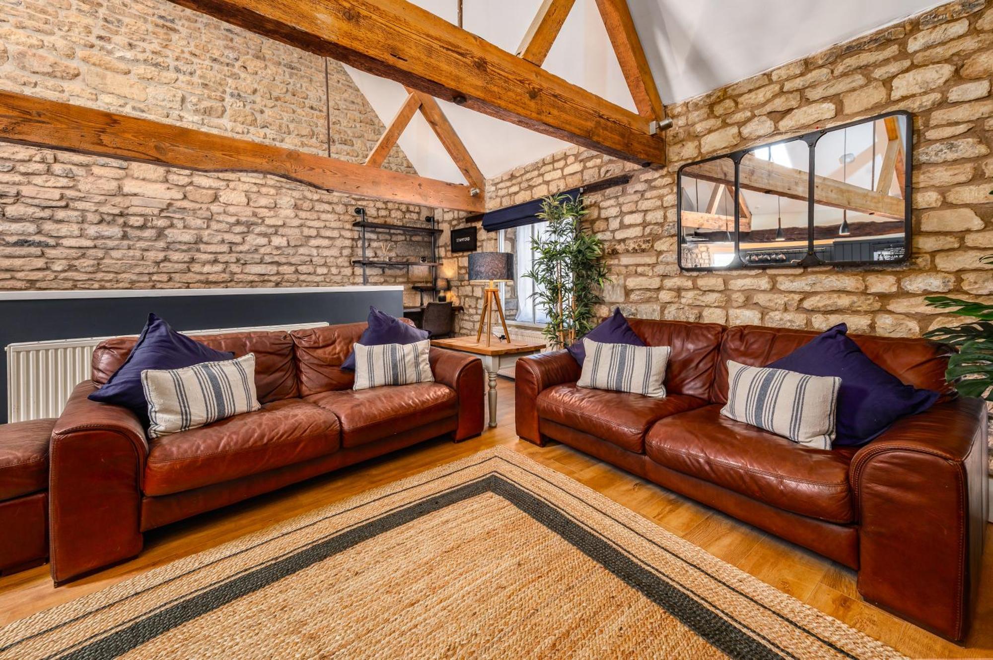 Luxury Town Centre Loft Apartment In Converted Granary Stamford Buitenkant foto